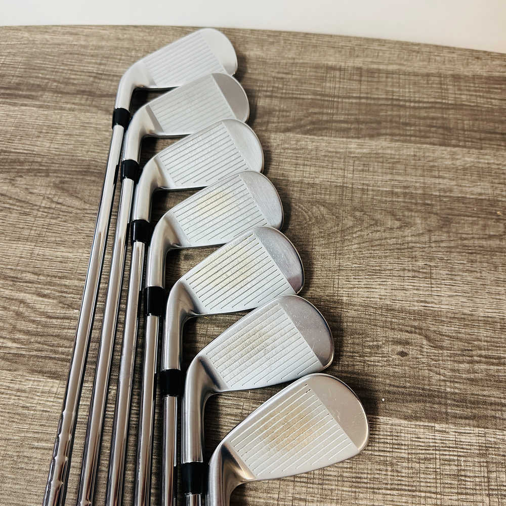 718 AP3 Iron Set 4-PW / AMT Black Steel, Stiff